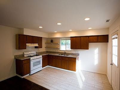 2nd image of 5925 Mascot Ave