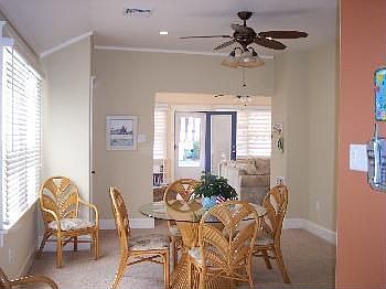 5th image of 809 Stenton Pl
