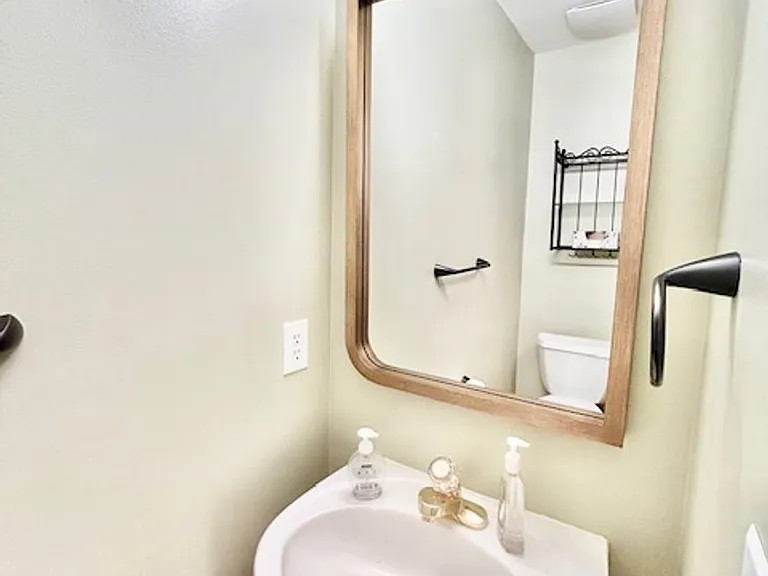 1803 Staley Manor Dr — Photo 13
