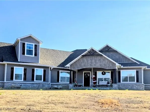 202 Rose Dr, Pocola, OK 74902