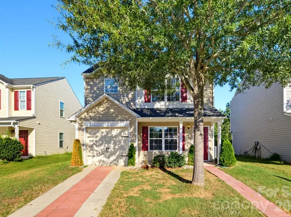 5718 Natick Dr, Charlotte, NC 28214