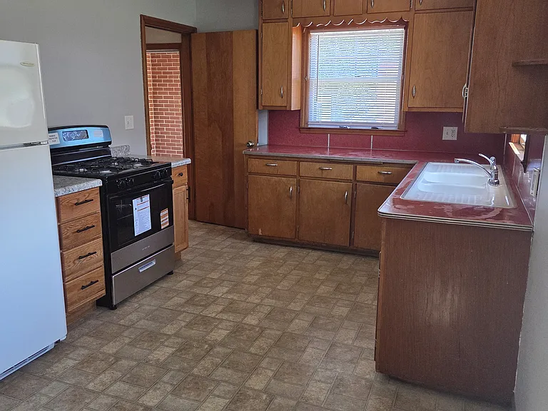 7421 Pershing Blvd #1 — Photo 10