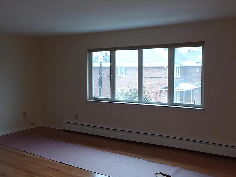 250 Maple St #2 — Photo 8
