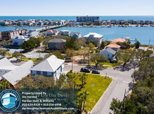 22 Live Oak Dr, Wrightsville Beach, NC 28480