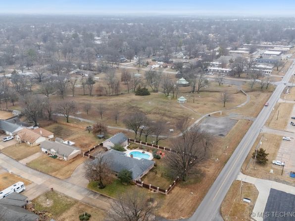 625 Grove Crest Rd, Pryor, OK 74361