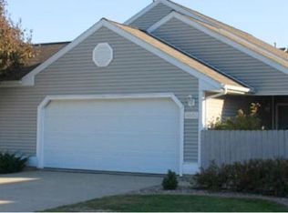 4009 Balmoral Dr, Champaign, IL 61822