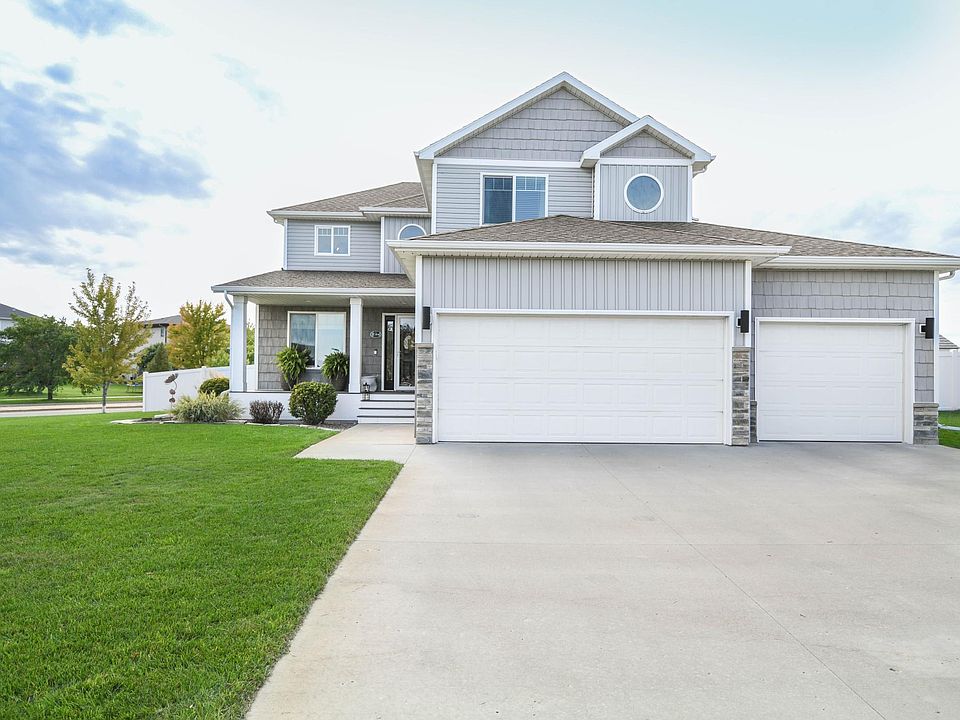 1st image of 3584 6th St E