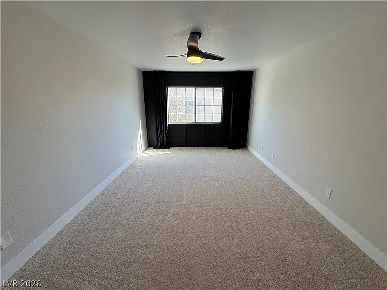 8464 Blue Island Ave — Photo 32