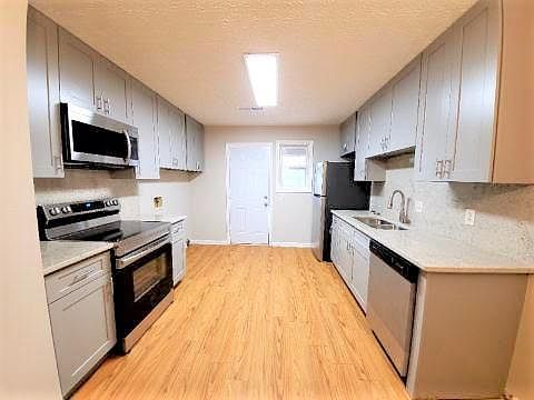 2nd image of 137 Kimberly Way
