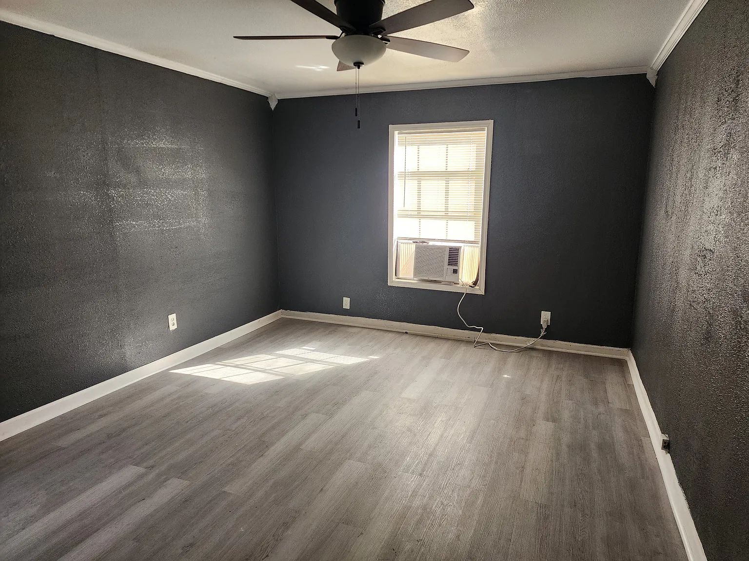 3 bed, 1220 sqft, $1,450 — Photo 4