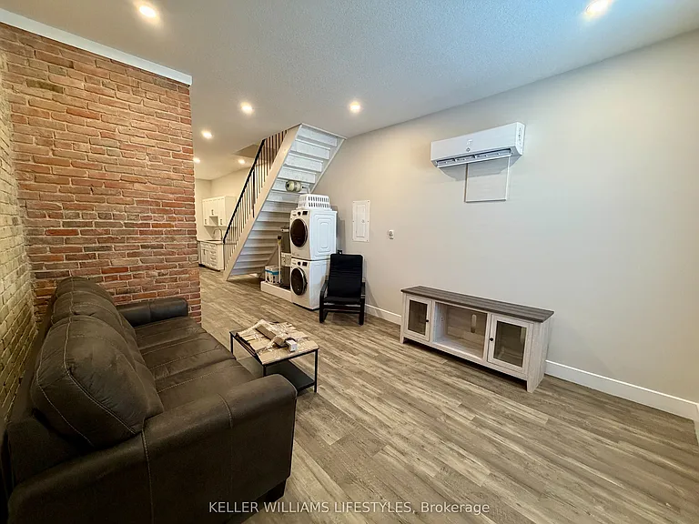 537 Talbot St #11 — Photo 9