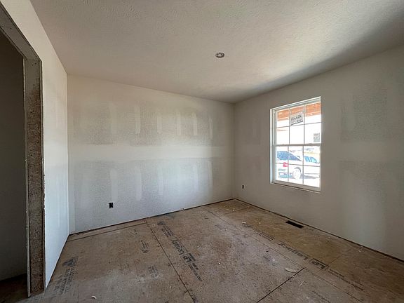 3rd image of 1778 E New Madrid