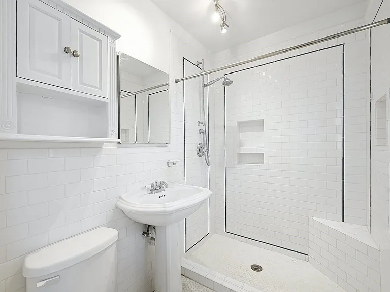 3416 Enfield Rd #B — Photo 16
