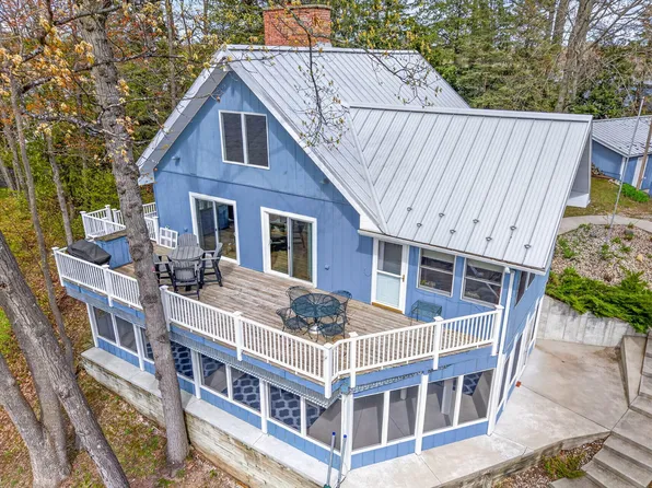 8659 Lynwood Ln, Mecosta, MI 49332