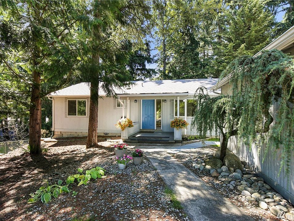 1st image of 9904 191st St E
