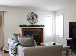 1 Sylvan Ln #C, Westport, CT 06880