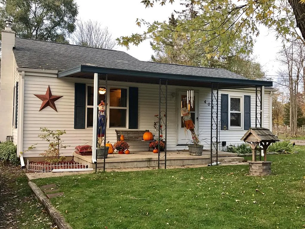 404 Wellington Ave photo 1