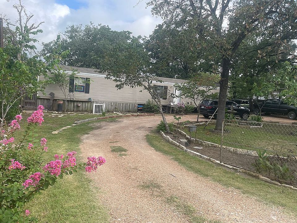 1st image of 125 Cedar Oaks Dr