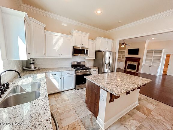 5th image of 113 Piper Crest Ln