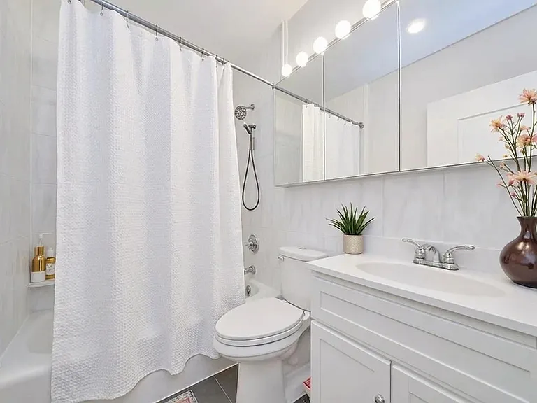 312 E 30th St #14B — Photo 7