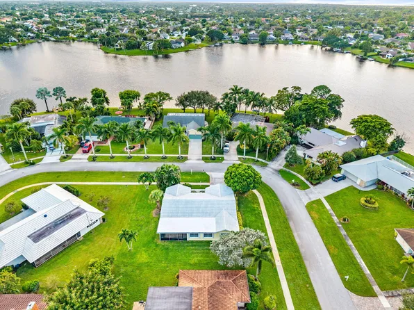 12754 Westport Circle, Wellington, FL 33414