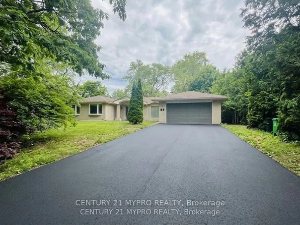 1417 Wateska Blvd, Mississauga, ON L5H 2R3