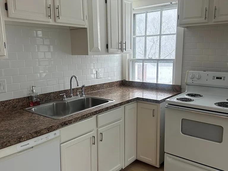 9 Tunxis Pl #9 — Photo 8