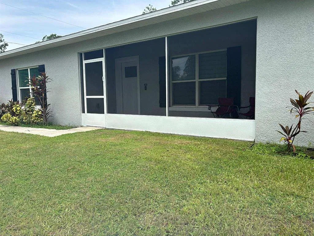 3 bed, 2.0 bath, 1557 sqft, $2,300 — Photo 4