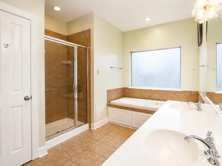 9714 Kapri Ln — Photo 11