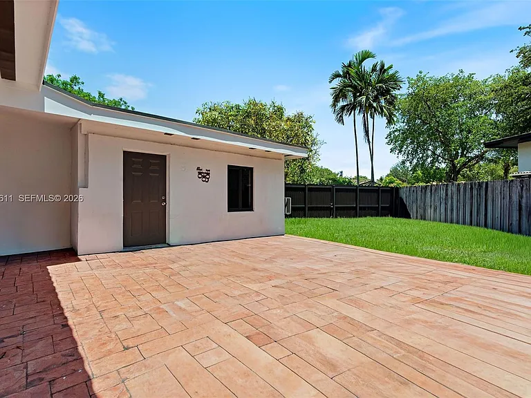 1025 Sylvania Blvd — Photo 27