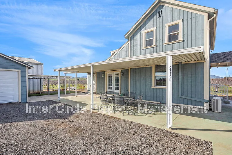 2 bed, 2.0 bath, 1727 sqft, $3,250 — Photo 2