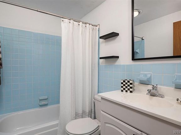 4th image of 179 Old Lyme Dr APT 2