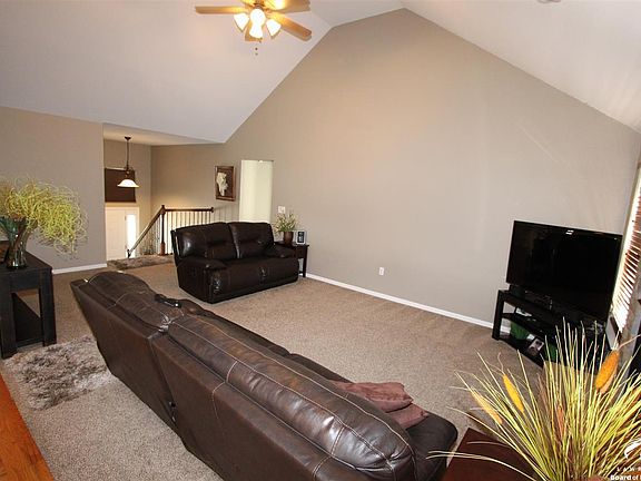 5th image of 227 S Whilshire Dr