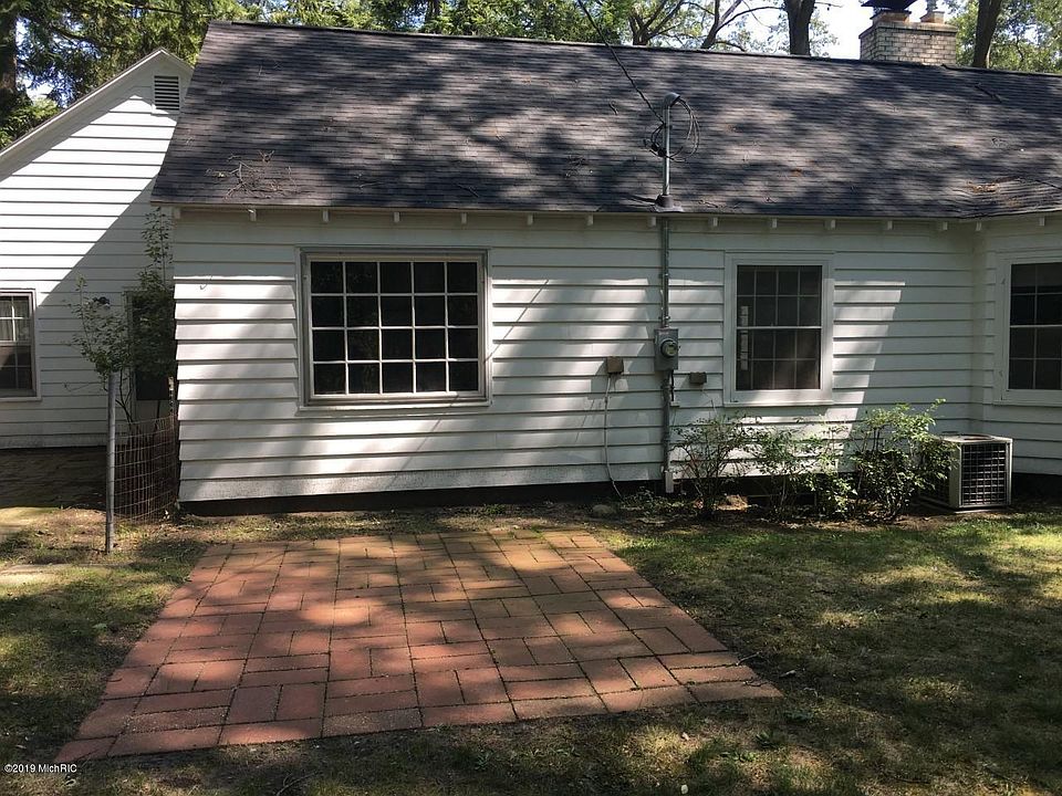 1st image of 2441 Westwood St