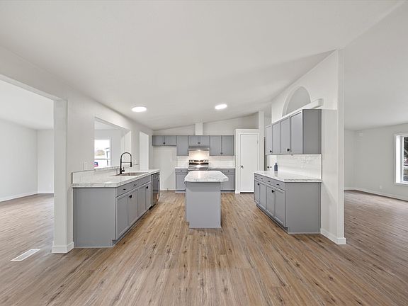 4th image of 302 Tumbleweed Ct