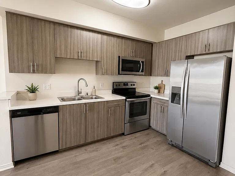 Aura NoHo Luxury Apartments — Photo 37