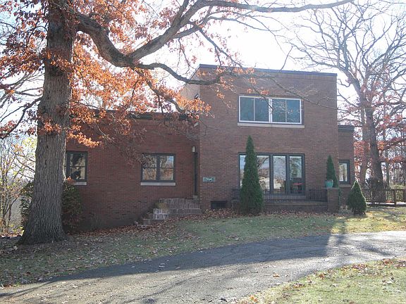 3rd image of 724 Fondulac Dr