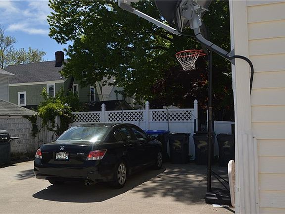 3rd image of 264 Ohio Ave