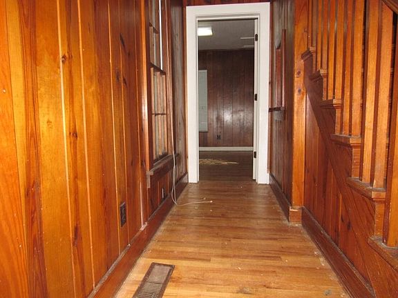 4th image of 933 Vine St