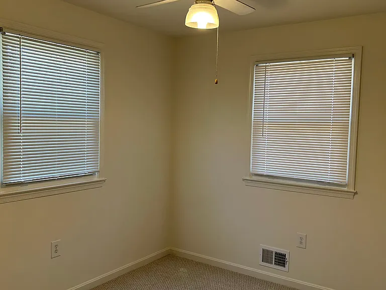903 Park Ter — Photo 14