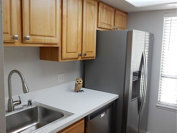 4th image of 33016 17th Pl S Pl S #B301