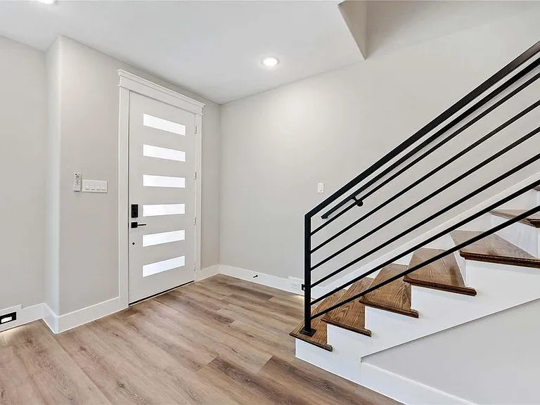 4624 Mayflower St #B — Photo 4
