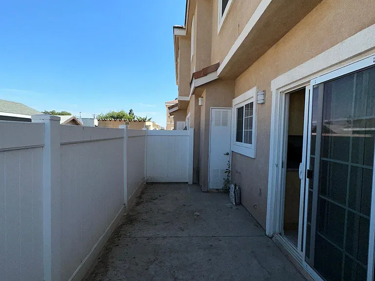 1525 N Palm Ave #11 — Photo 18