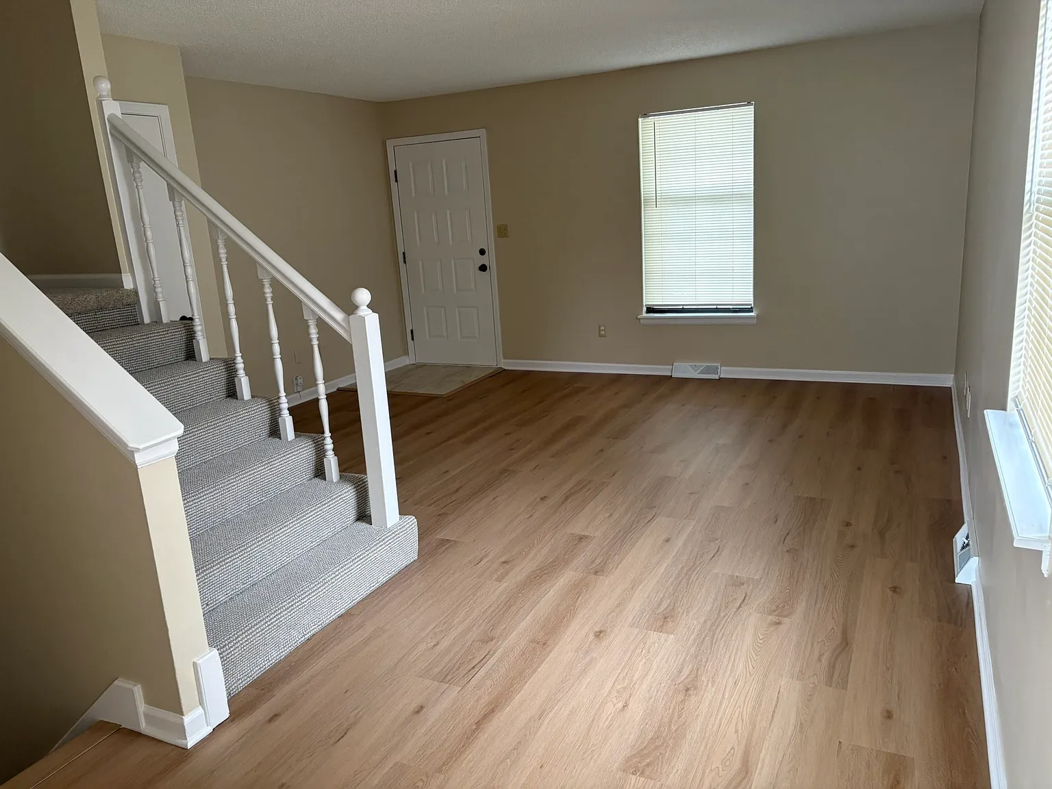3 bed, 1400 sqft, $1,795 — Photo 1