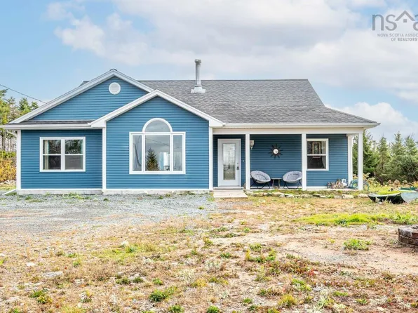 281 Heselton Dr, Halifax, NS B0J 2L0