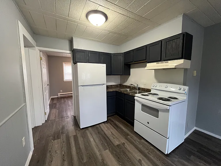 1223 S Franklin St #B — Photo 3