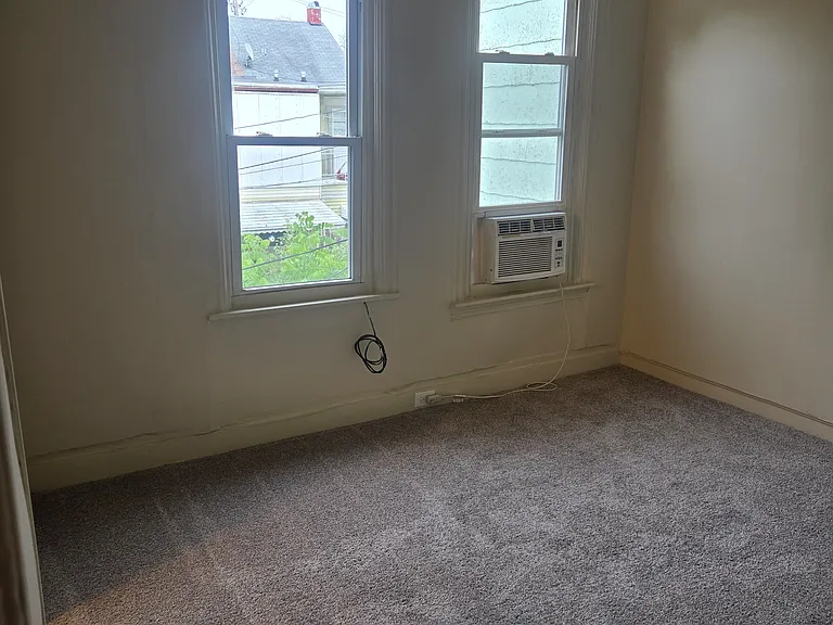 524 Spruce St #2 — Photo 4