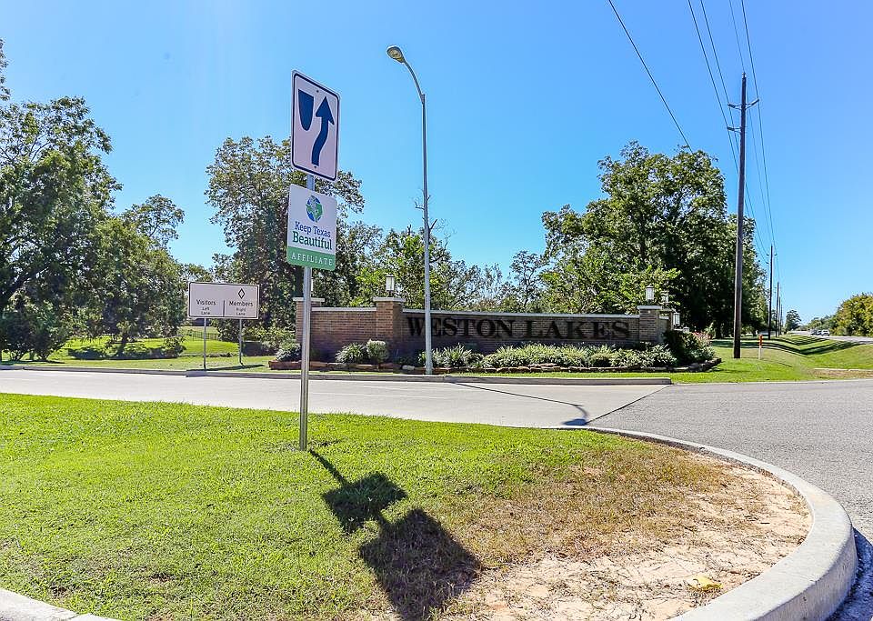 1st image of 4003 Weston Dr