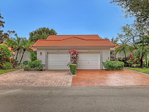 2nd image of 7698 Majestic Palm Drive