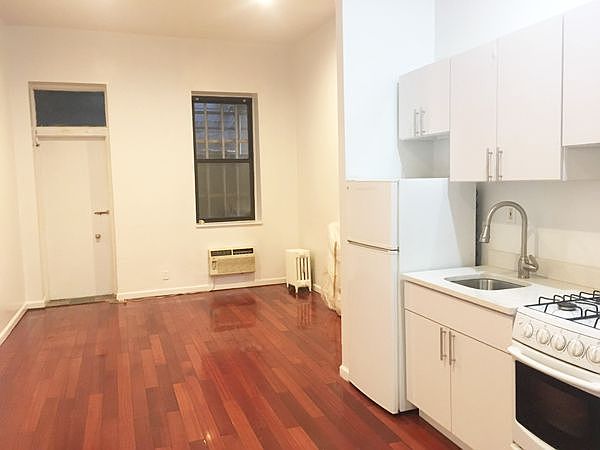 2nd image of 215 Avenue A Frnt 1